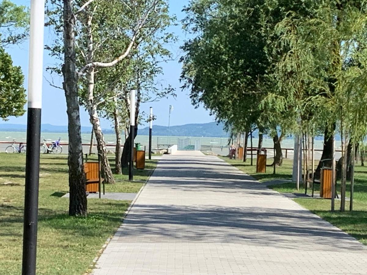 Laszlo Nyaralohaz Balatonfenyves Εξωτερικό φωτογραφία