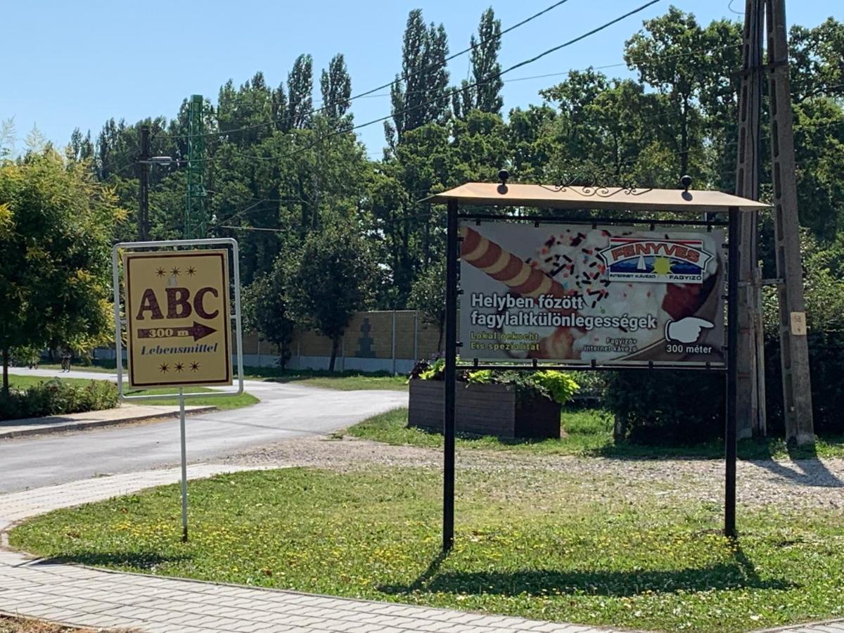 Laszlo Nyaralohaz Balatonfenyves Εξωτερικό φωτογραφία