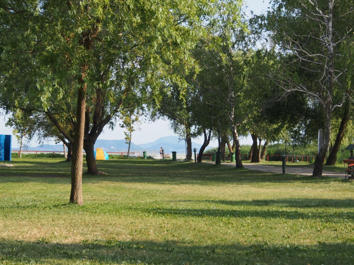 Laszlo Nyaralohaz Balatonfenyves Εξωτερικό φωτογραφία